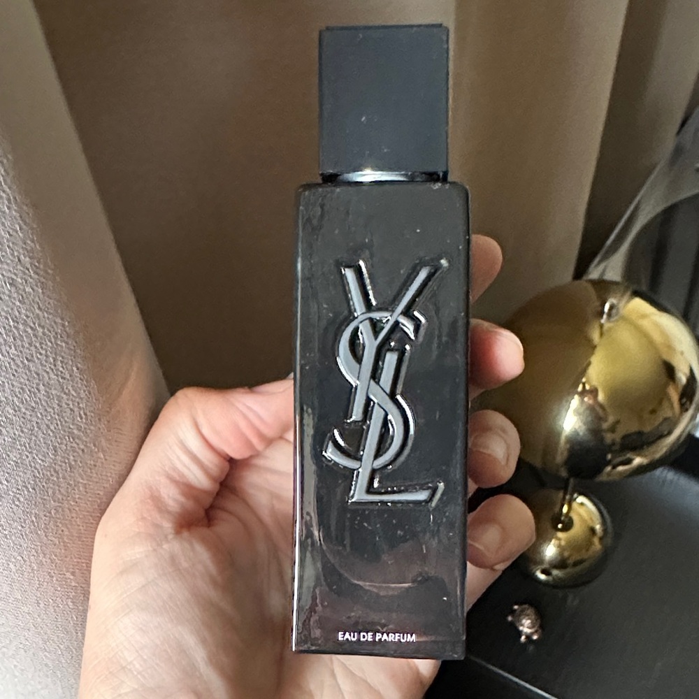 Yves Saint Laurent Black Eau de Parfum